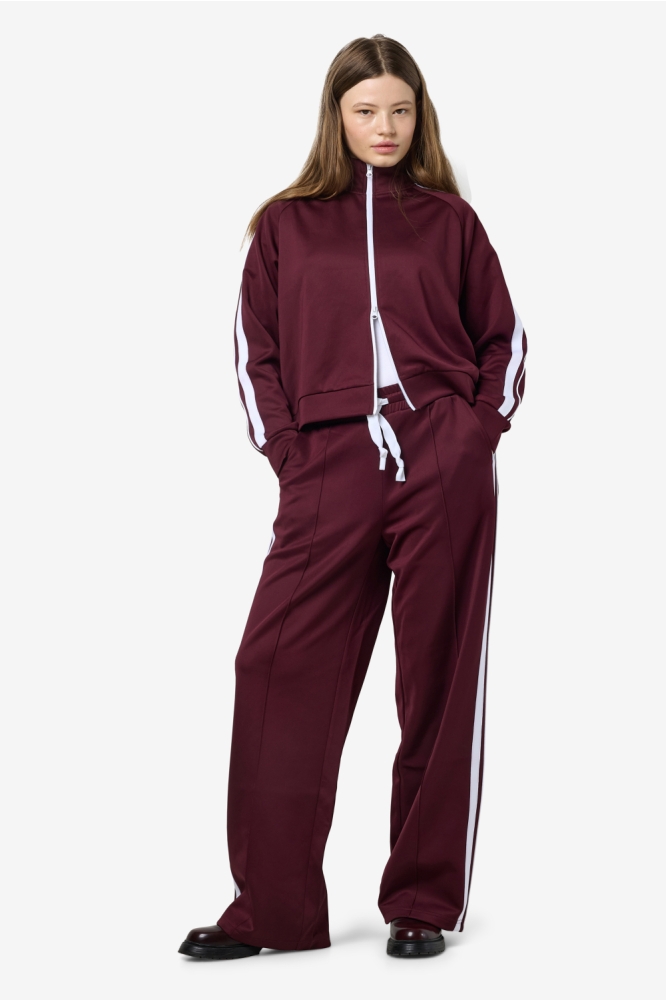 NMJENNA NW SPORTY JOGGER JRS FWD 27031526 Windsor Wine/WHITE STRIPE